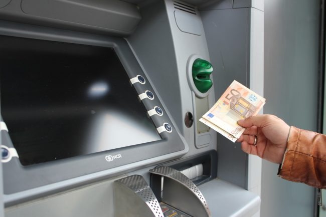 Co robić, jeśli bankomat nie wypłacił pieniędzy